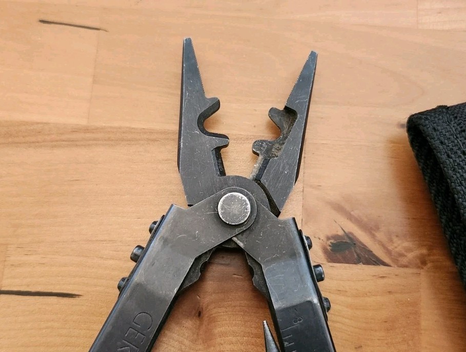 Gerber DET MP600 Multi-Tool Multi-Plier Black Oxide w/ Sheath – Great U56