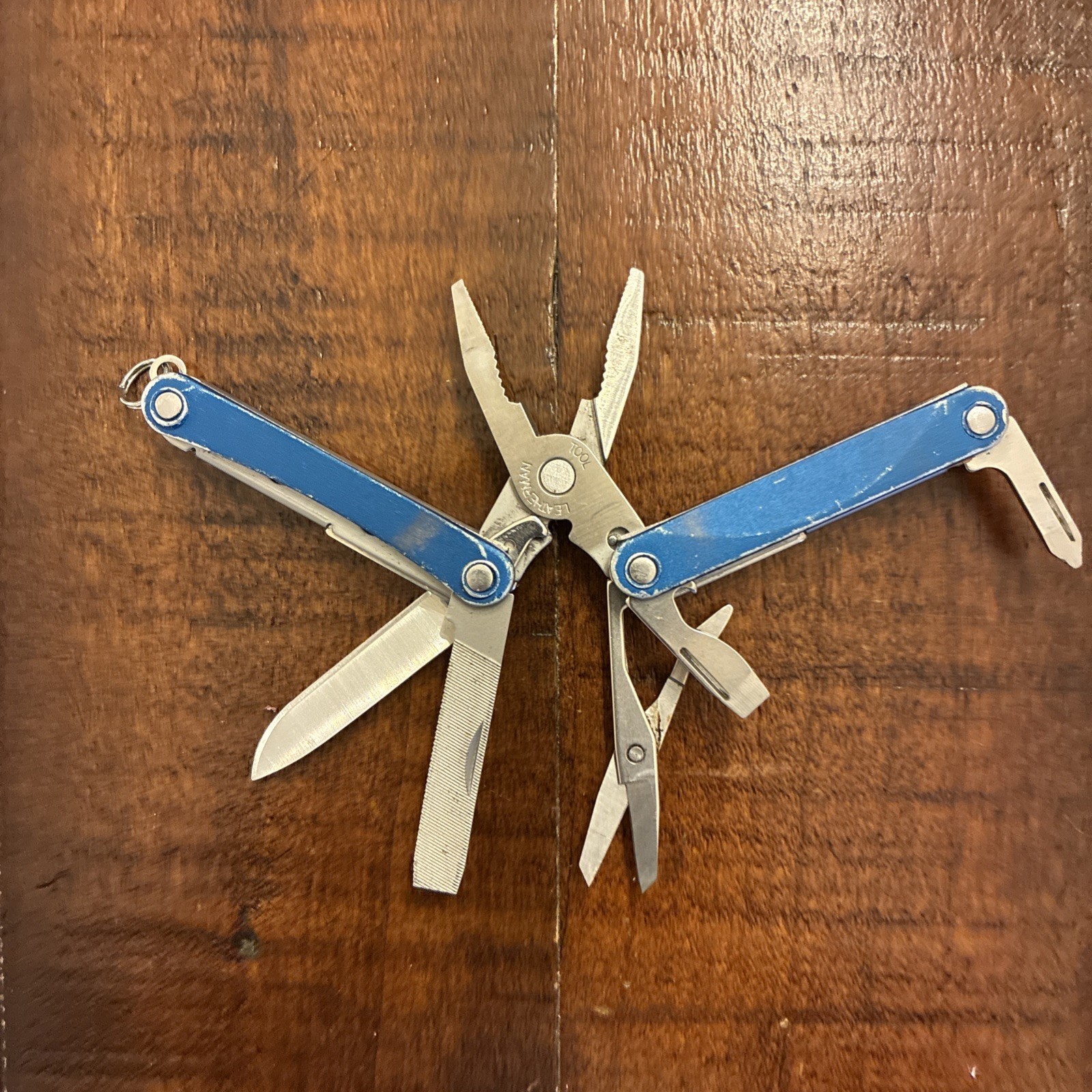 Leatherman Squirt PS4 Multi Tool, Knife, Pliers – Blue – Pat Pend – Excellent