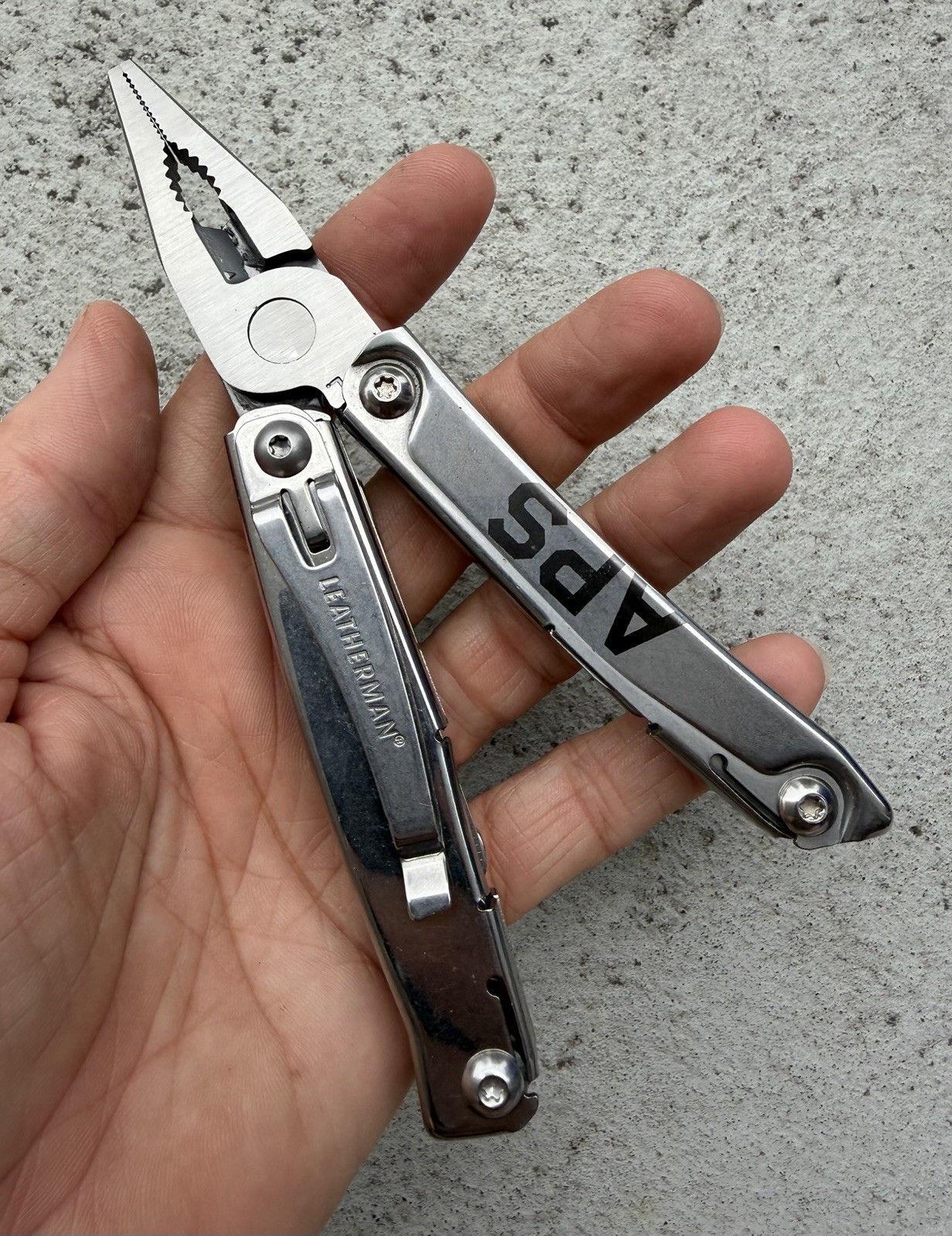 LEATHERMAN REV ADVERTISING “MSH” “APS” MULTI TOOL W/POCKET CLIP, EXCELLENT