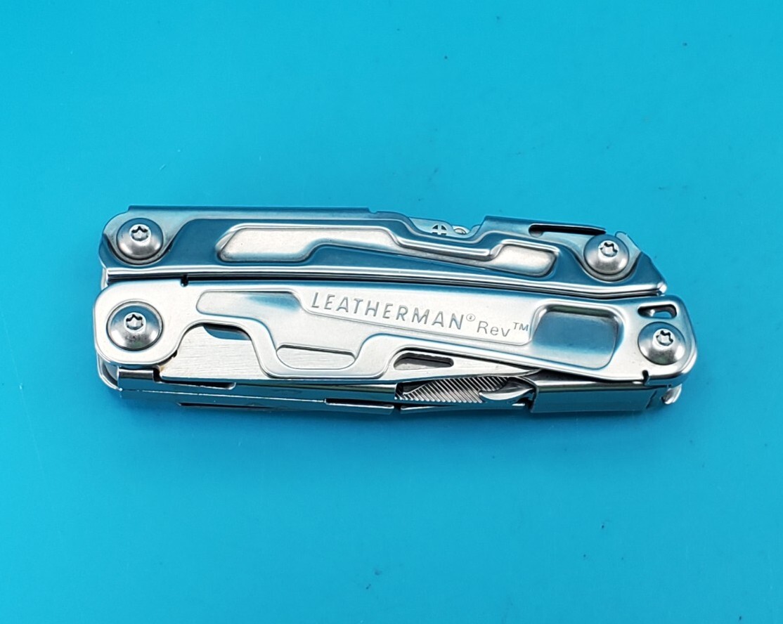 Leatherman Rev 3.8″ Multi-Tool, Stainless! *MINOR RUST ON ITEM*