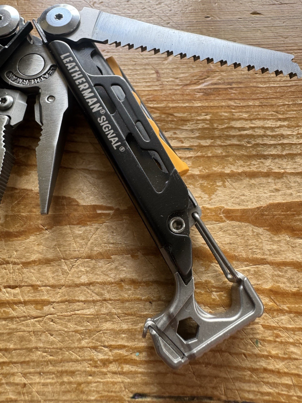 Leatherman Signal Multi-Tool Black / Yellow – Excellent!