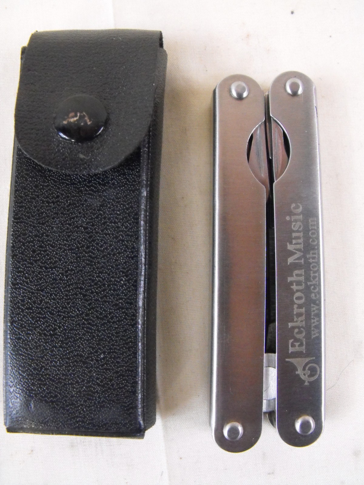 Foldable Pliers Multitool & 8 Blade Pocket Knife, 11 Tools with Case – NICE