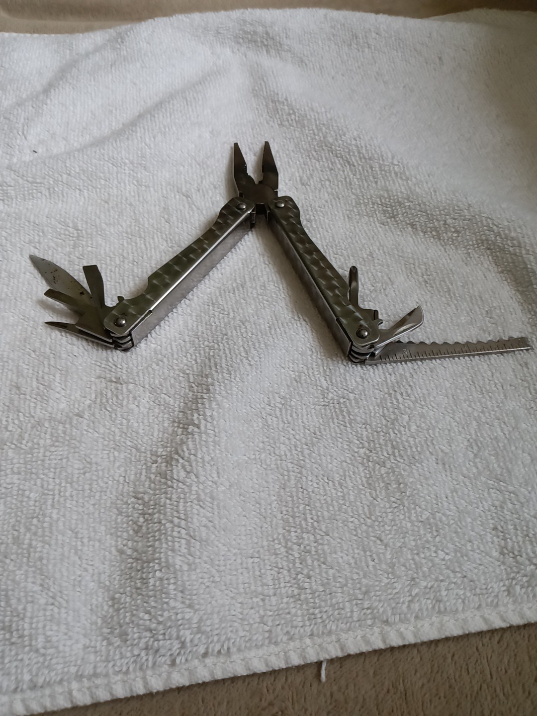 mini multi tool pliers