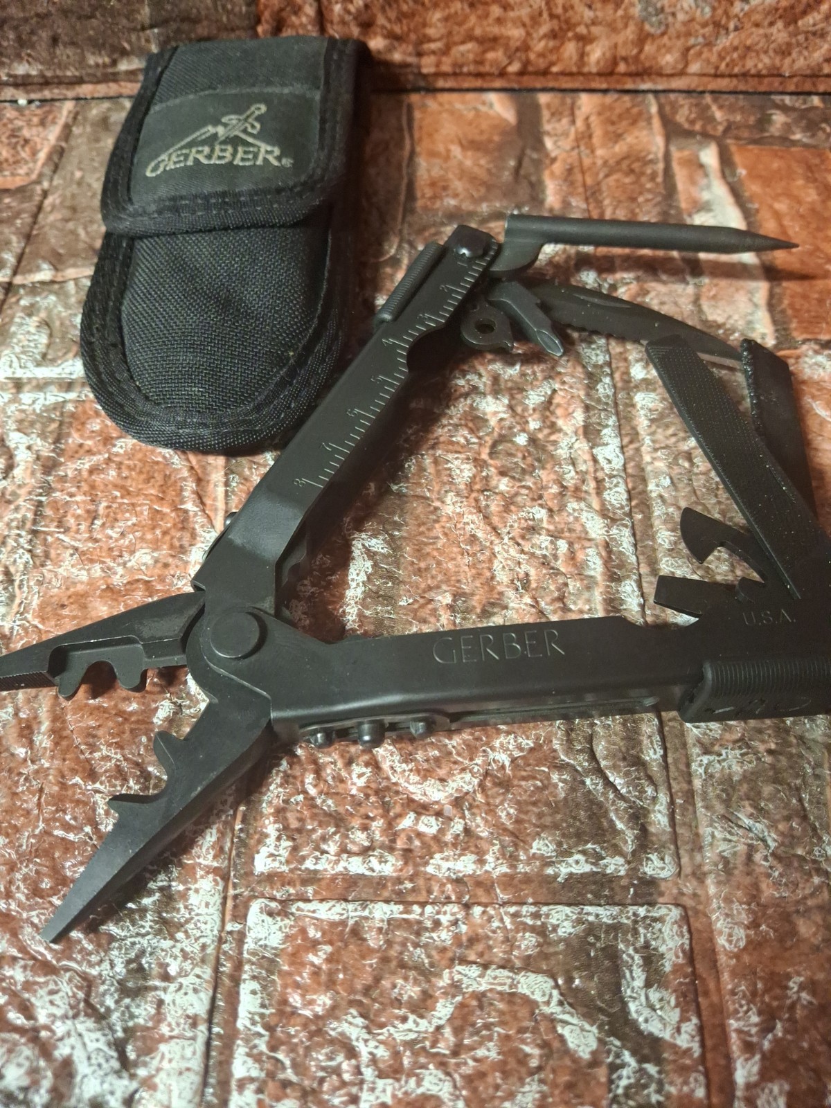 GERBER DET Needle Nose Multi-Plier MP600 Black w/RemGrit Explosive Punch Crimper