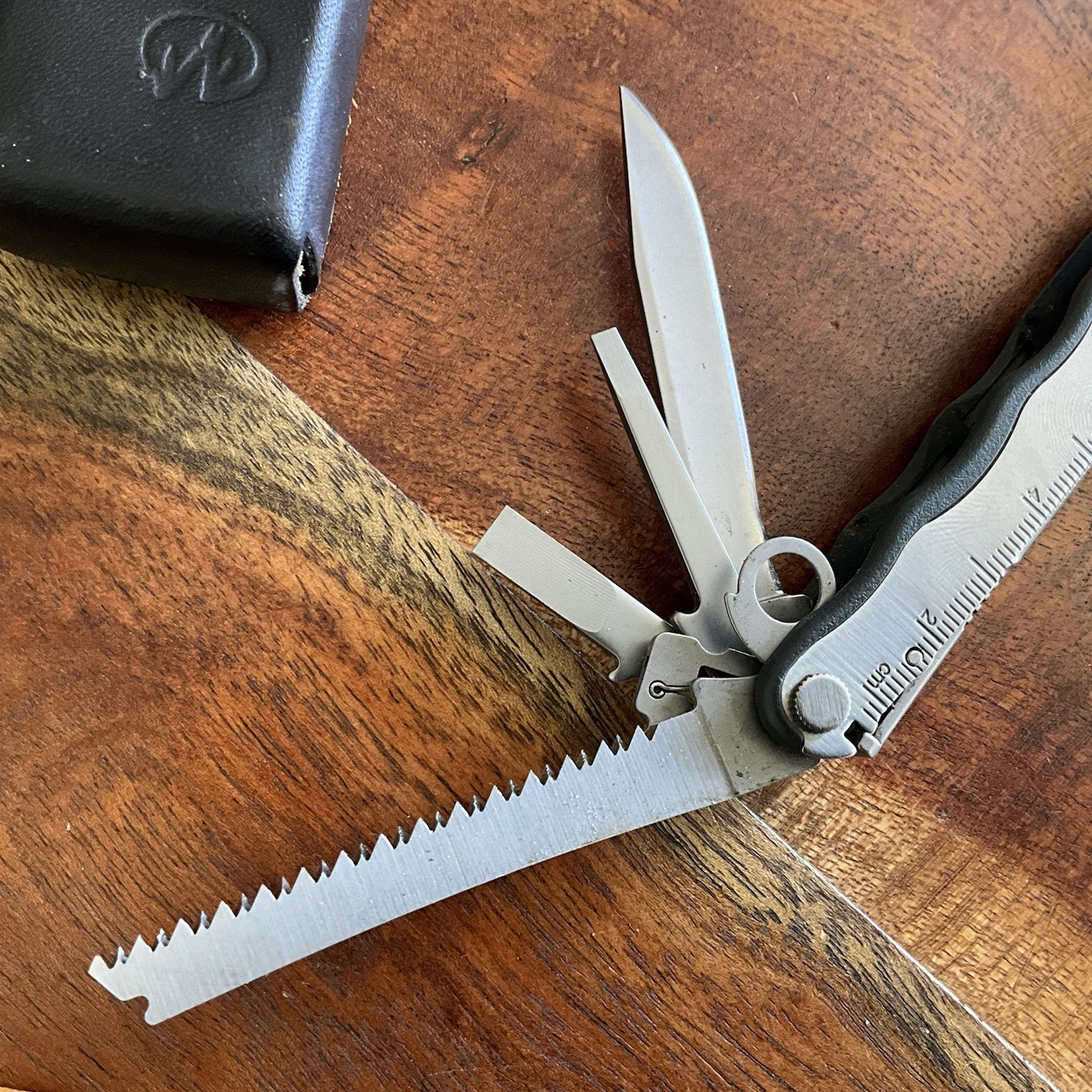 RETIRED Date Code 0607 (June 2007) Leatherman BLAST Multi-Tool w Leather Sheath