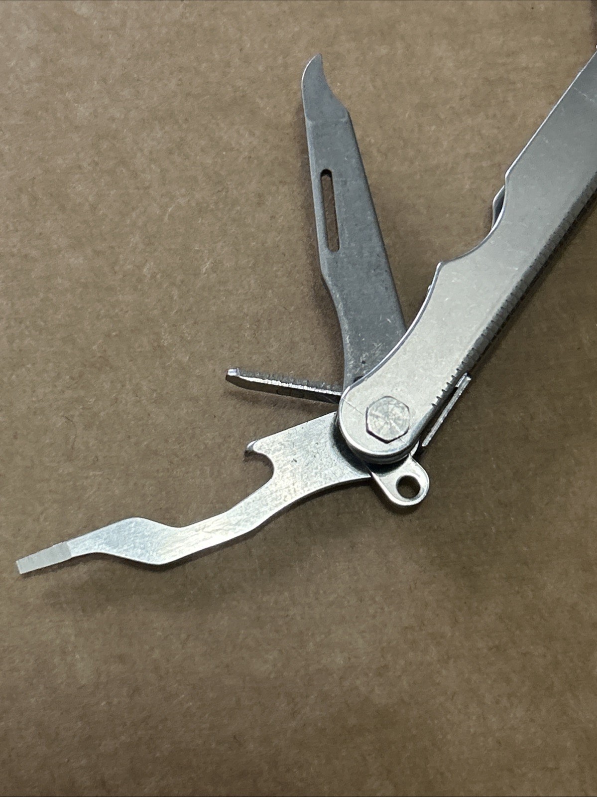 SOG Crosscut Multi Tool Scissors Knife File Tweezer