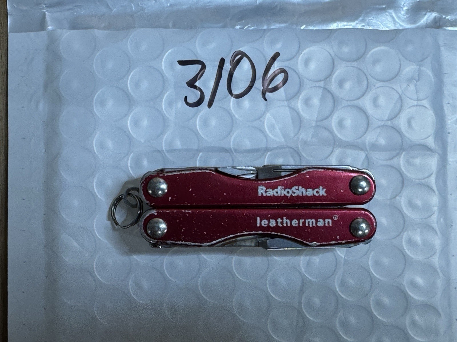 LEATHERMAN Squirt E4 Red Radio Shack Electrical Rare Limited Edition USA GREAT!
