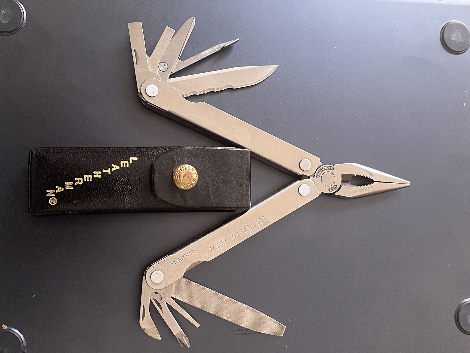 Leatherman Pocket Survival Tool PST ll Multi-Tool with Sheath Portland OR USA