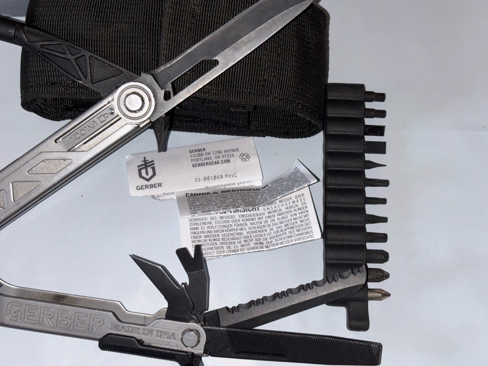 Gerber Gear Center-Drive Plus Multitool – Includes 3.25 Plain Edge Knife, Needle