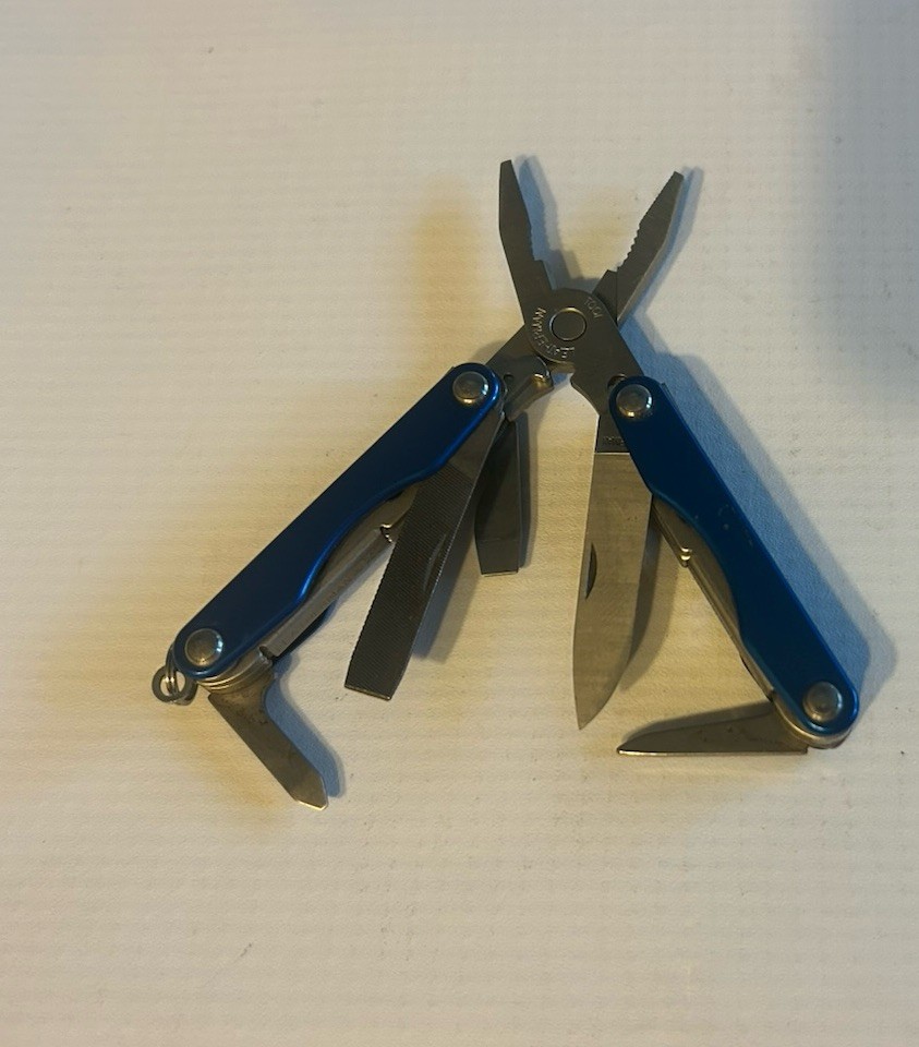 Leatherman Squirt P4 Multi-Tool Key Ring Retired Blue