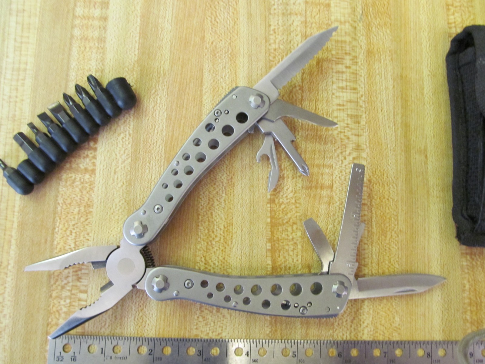Lot of 8 Various brands inc. Winchester and Coast Multi Tools