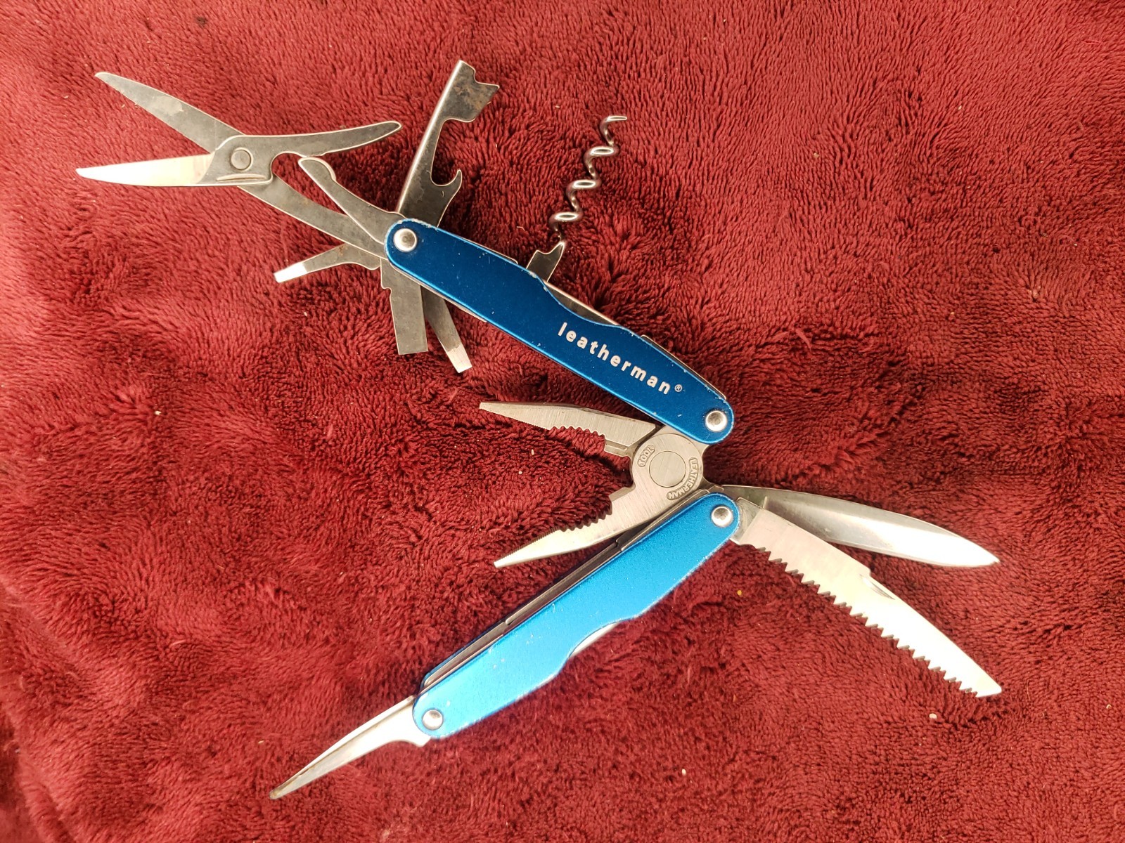 🔪🔪 Leatherman Juice CS4 Multi-Tool Stainless Pliers Multi Tool Blue