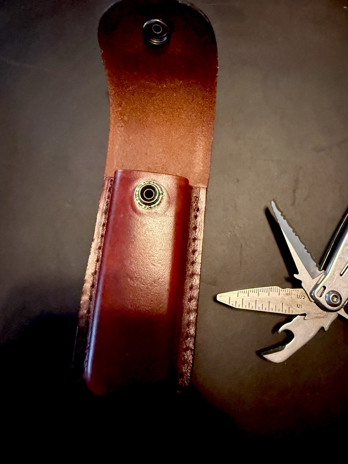 leatherman sidekick multi tool. With old timer genuine leather case. Lanyard