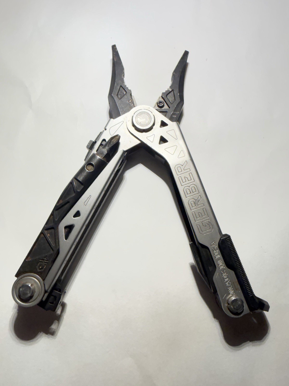 Gerber USA 08722 Combat Tactical Knife/multi-tool with Sheath