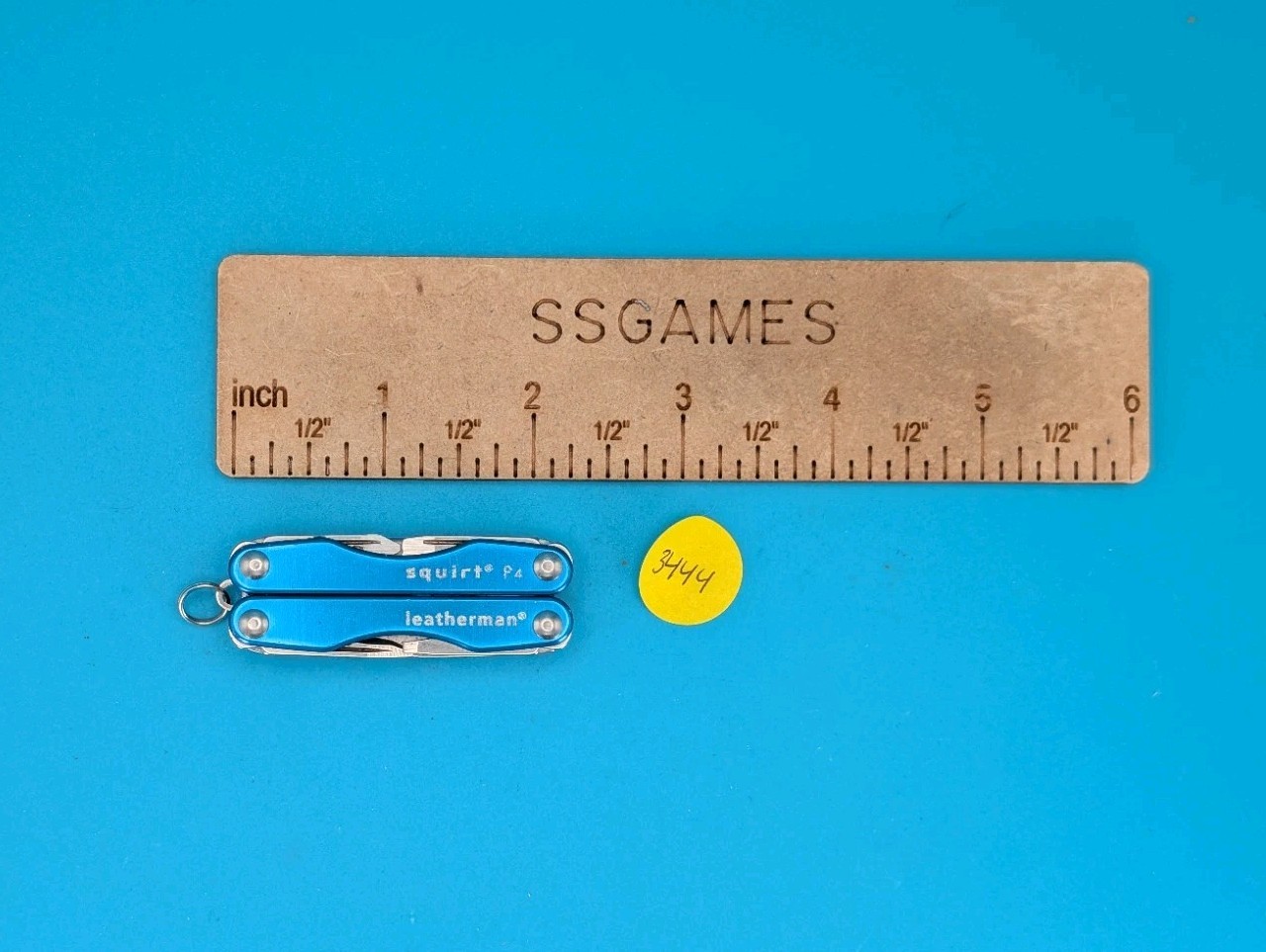 Leatherman Squirt P4 Multi-Tool, Key Ring, Retired, BLUE!