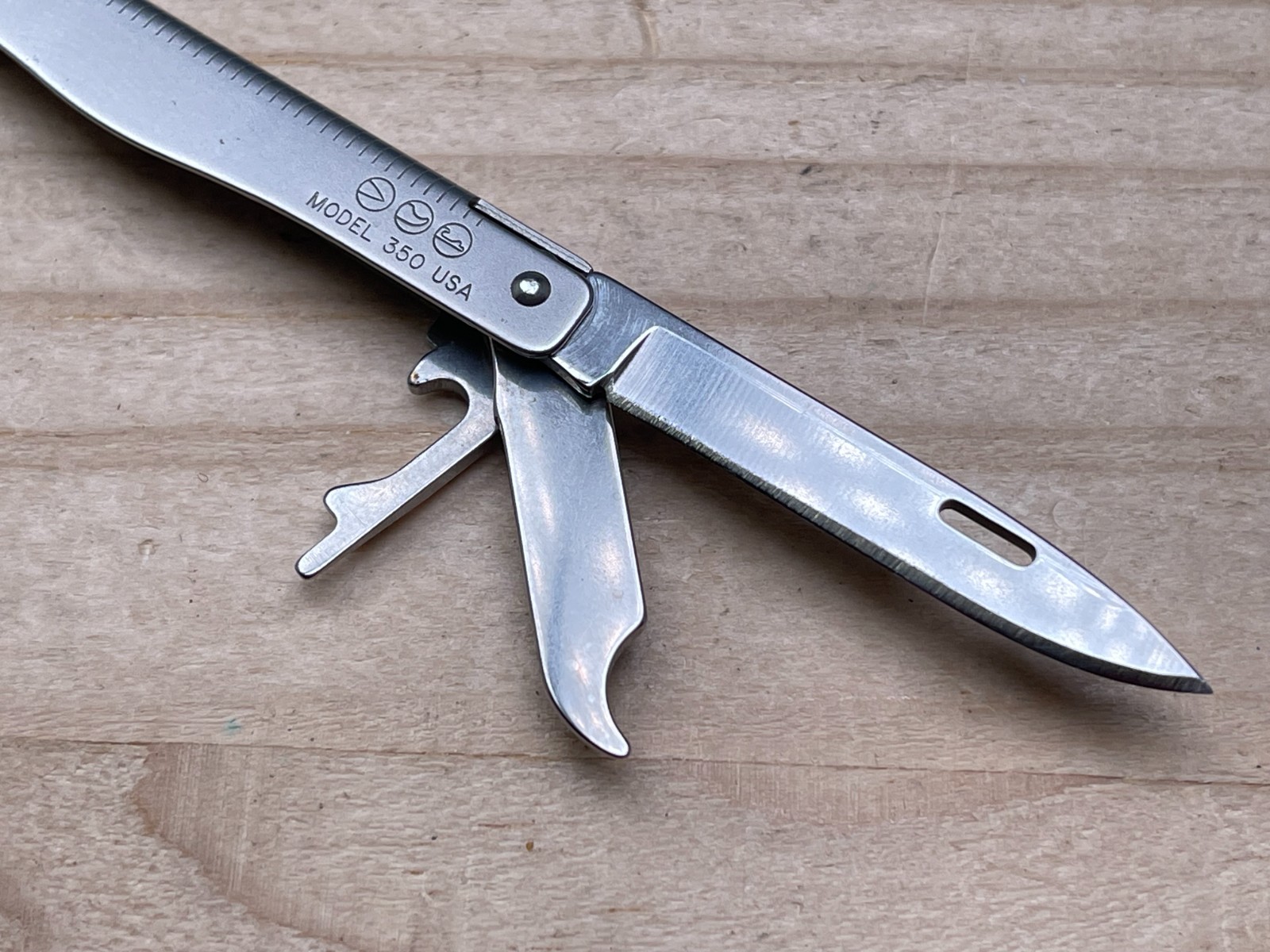 USA Buck Knives MiniBuck Tool Satin Model 350 with Green Rubber Pouch