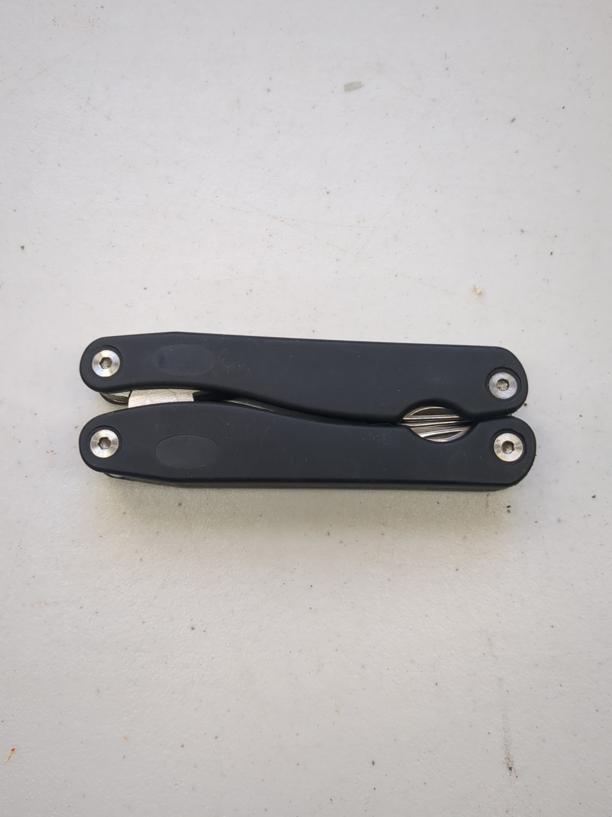 Remington foldable survival multi-tool knife Stainless Fold To 4” Black