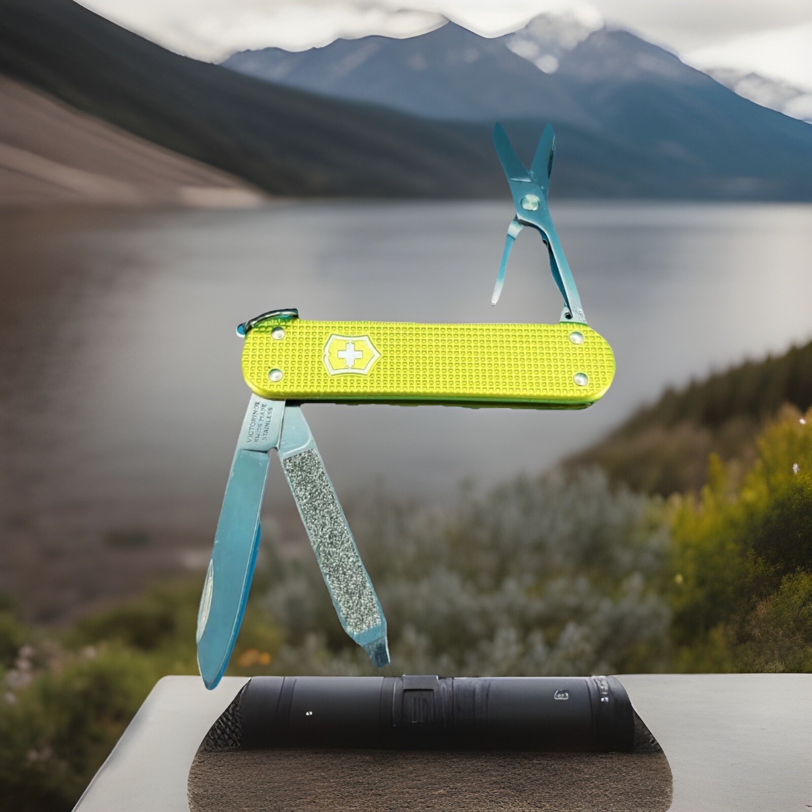 VICTORINOX CLASSIC SD ALOX ELECTRIC YELLOW LIMITED EDITION 2023 – NEW