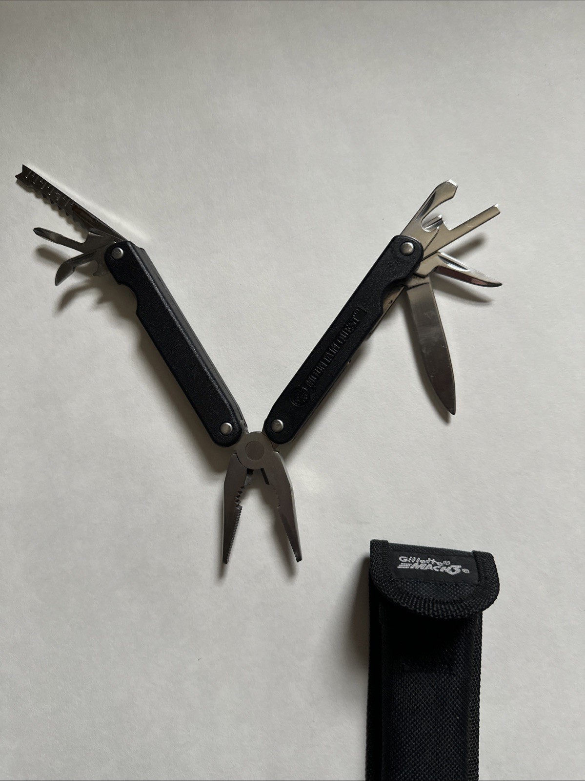 Gilette Mach 3 Mountain Quest Multi-tool with Case Vintage Unused