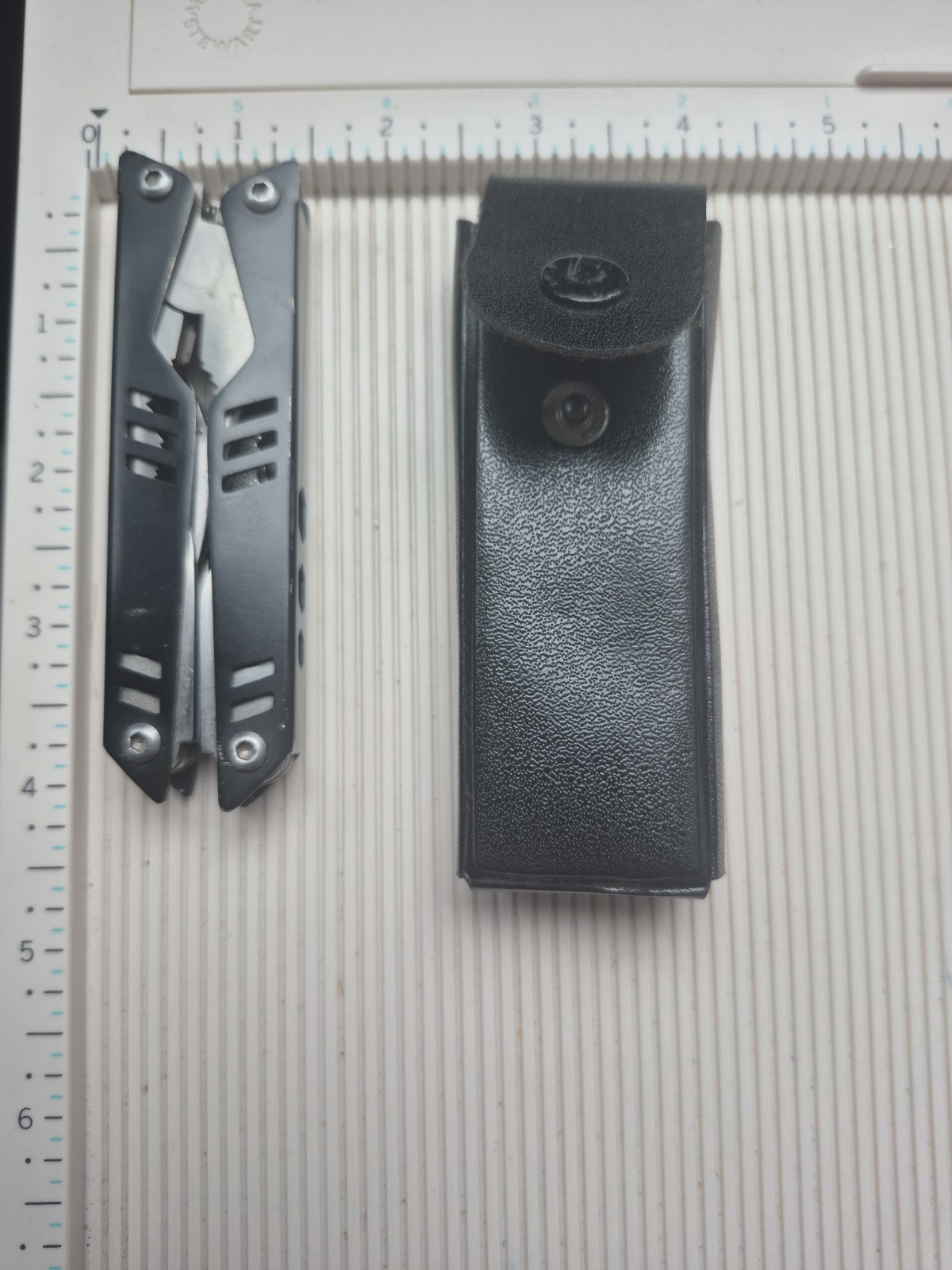 4-inch Multi-tool With Case