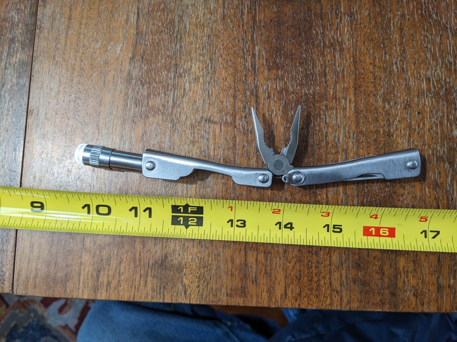 Brookstone Pocket Knife Multi 7+ Function Tool Led Light Key Compact Mini Pliers