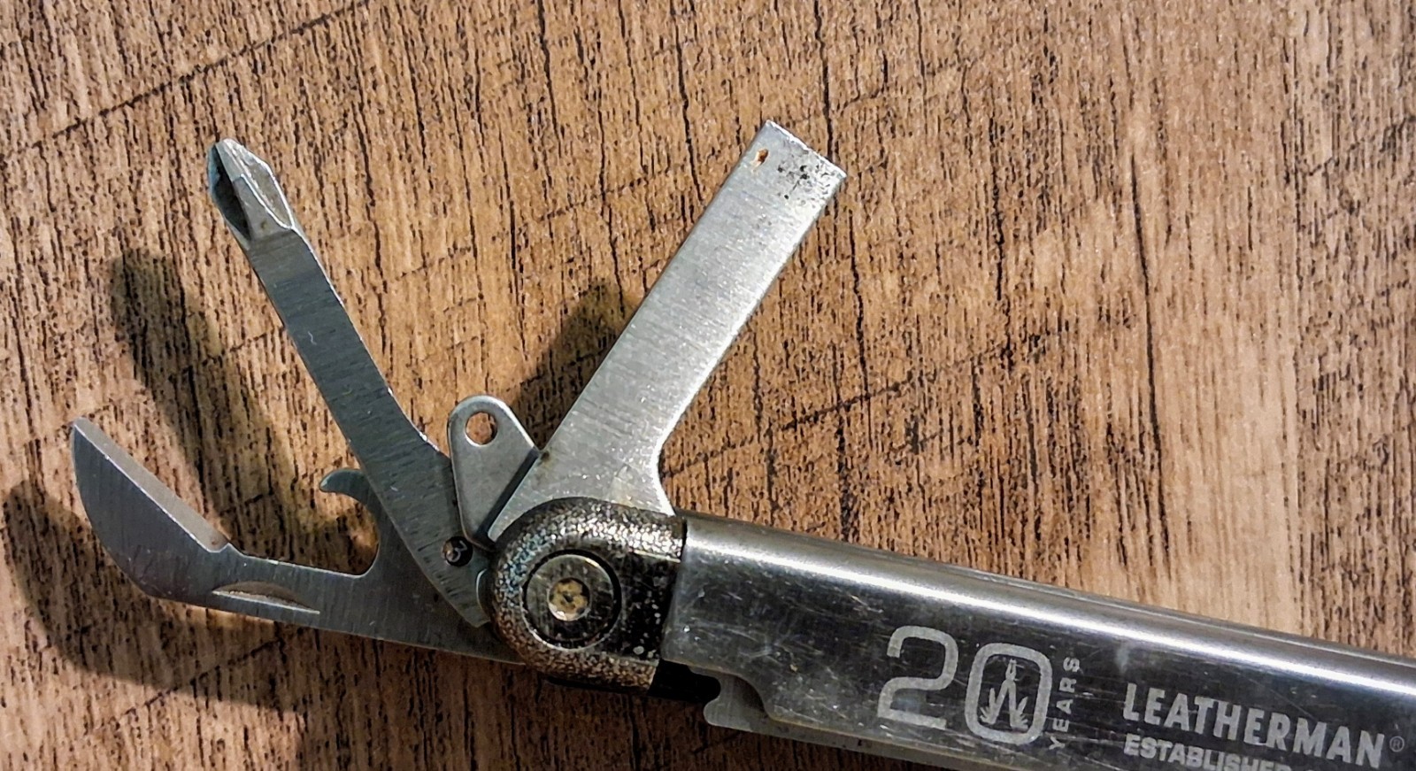 Leatherman Wave 20TH Anniversary Limited Edition Year 2002 RARE + Sheath