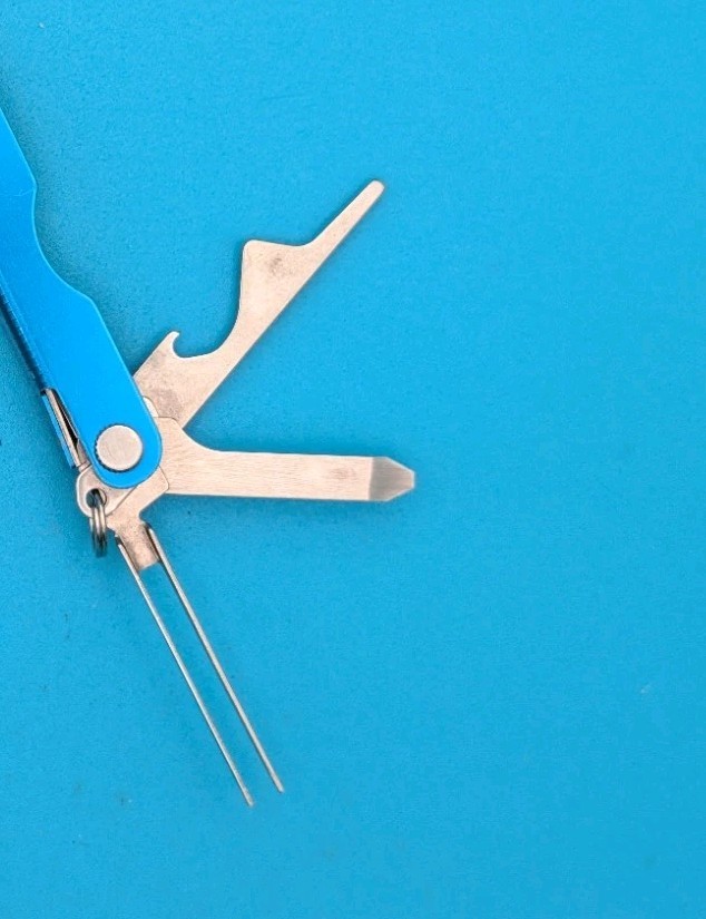 Leatherman Micra Multi-Tool, Knife, Scissors, Key Ring, Blue! PARITY FACTORY