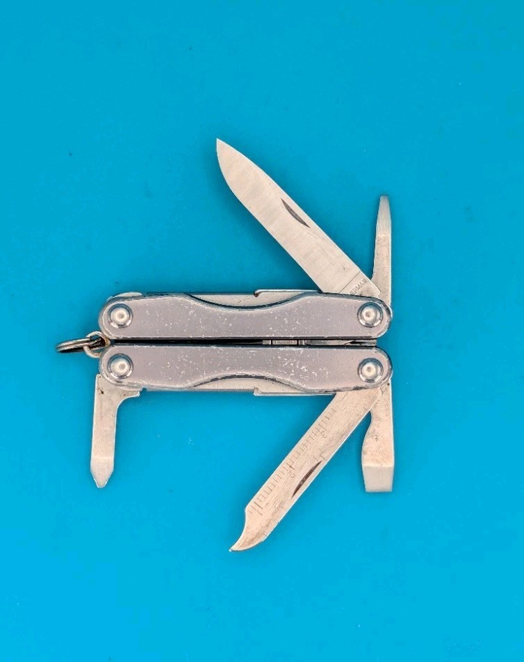 Leatherman Squirt S4 Multi-Tool, Key Ring, Retired, GRAY!