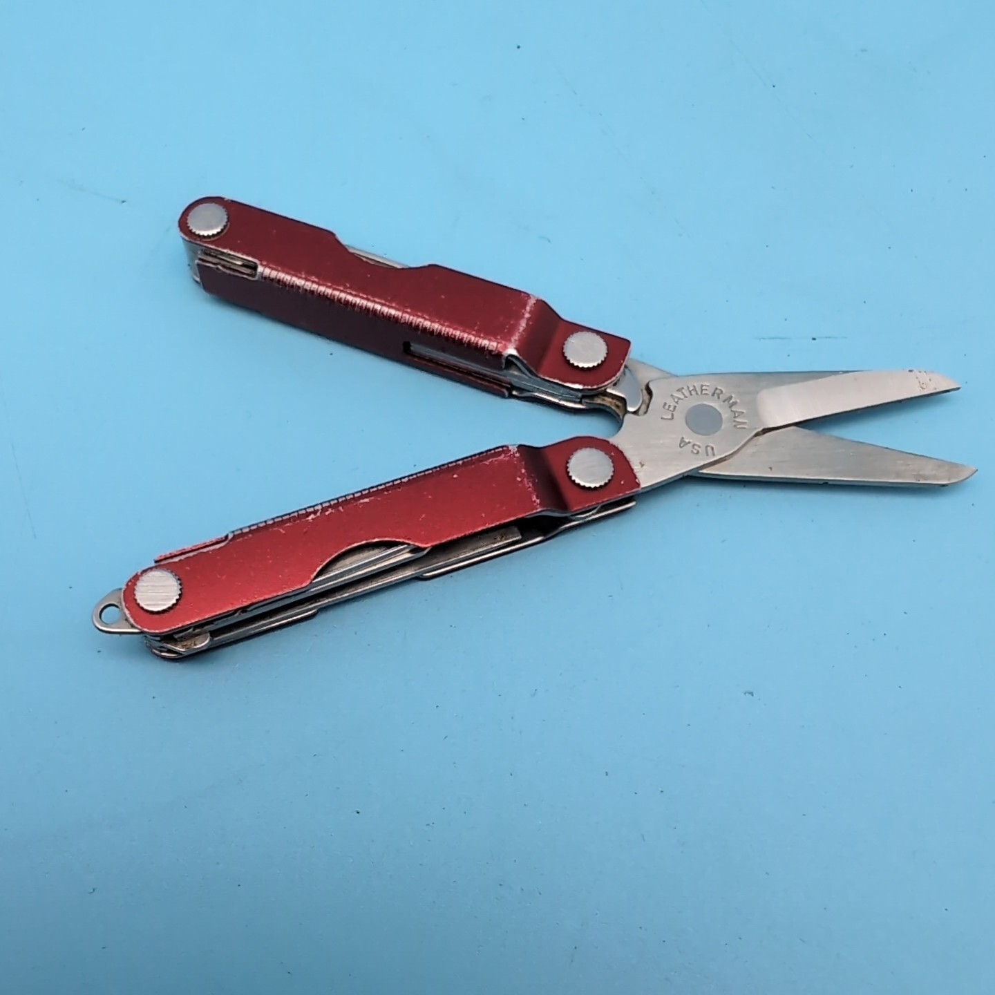 Leatherman MICRA Multi-Tool RED Scissors Knives Tweezers MORE Q69