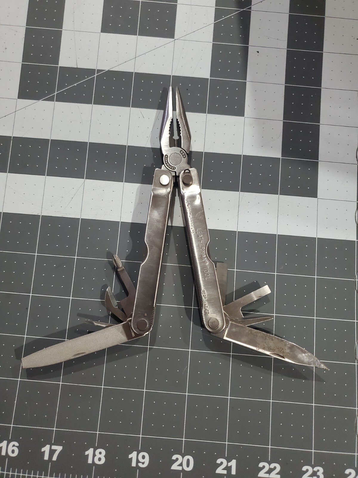 VINTAGE LEATHERMAN MULTI-TOOL US. REG. TM 1325473 PORTLAND OR.