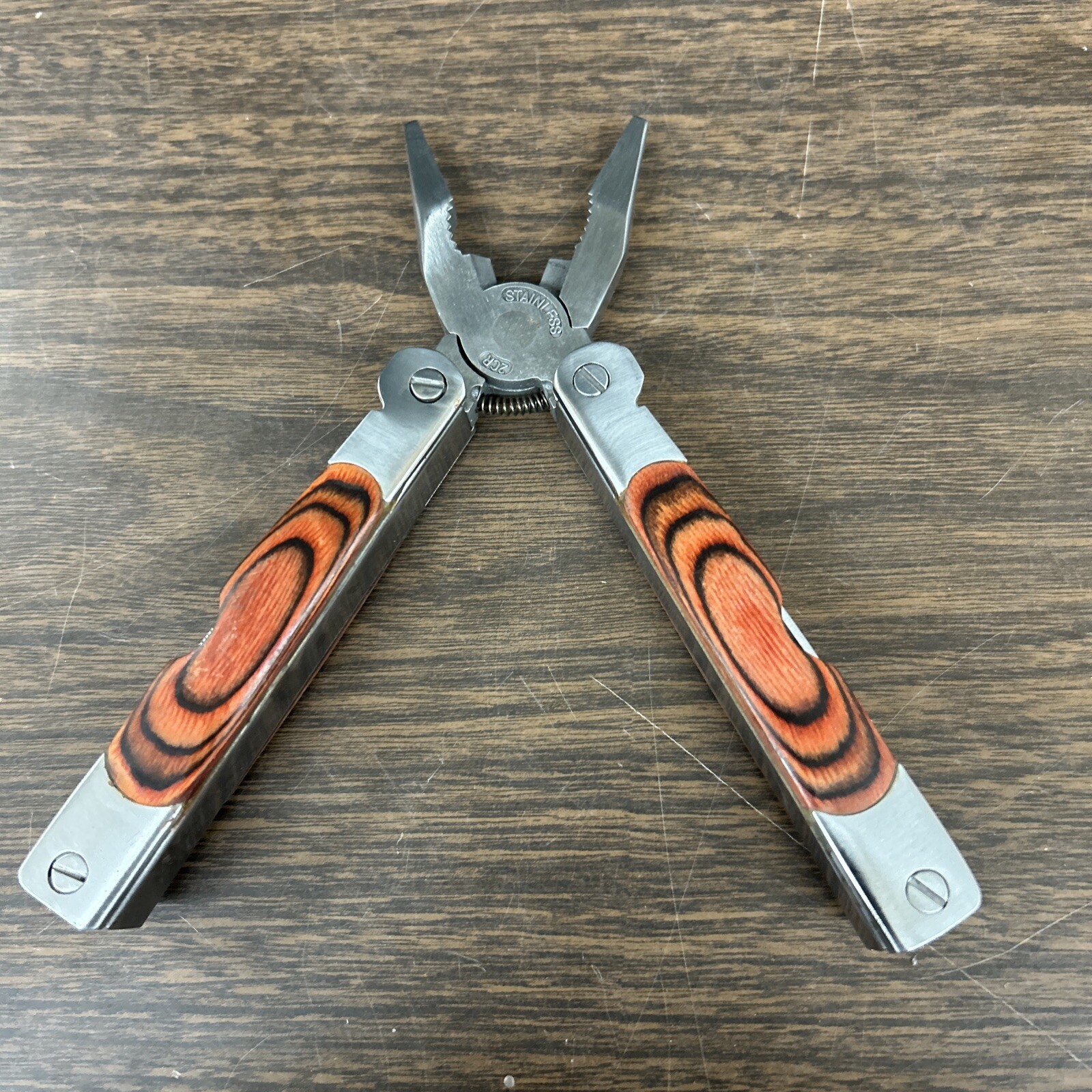 Multi-Tool Sheffield 2CR Wood Grain Handle 12 in 1