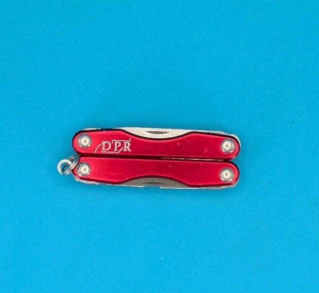 Leatherman Squirt P4 Multi-Tool, Key Ring, Retired, RED! *DPR*