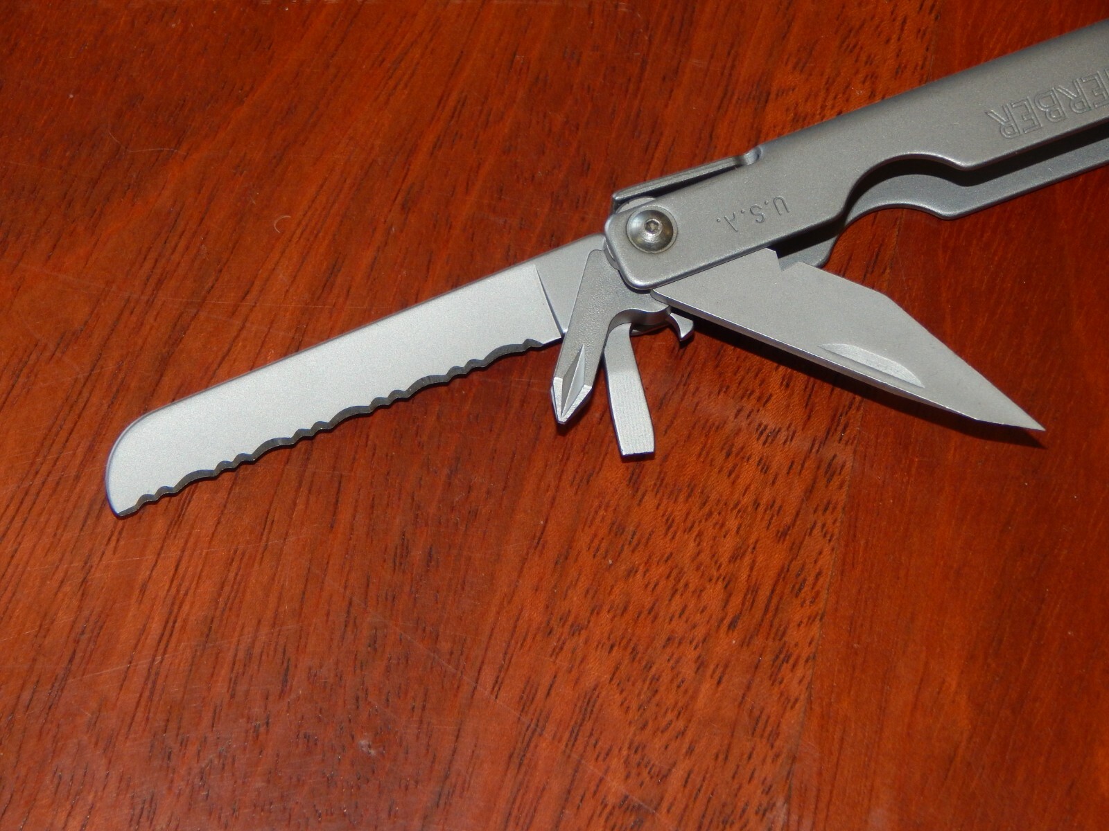 NEW GERBER MULTI-PLIER 55800 MULTI-TOOL STAINLESS SHEATH w/BOX, VERSION 2.0