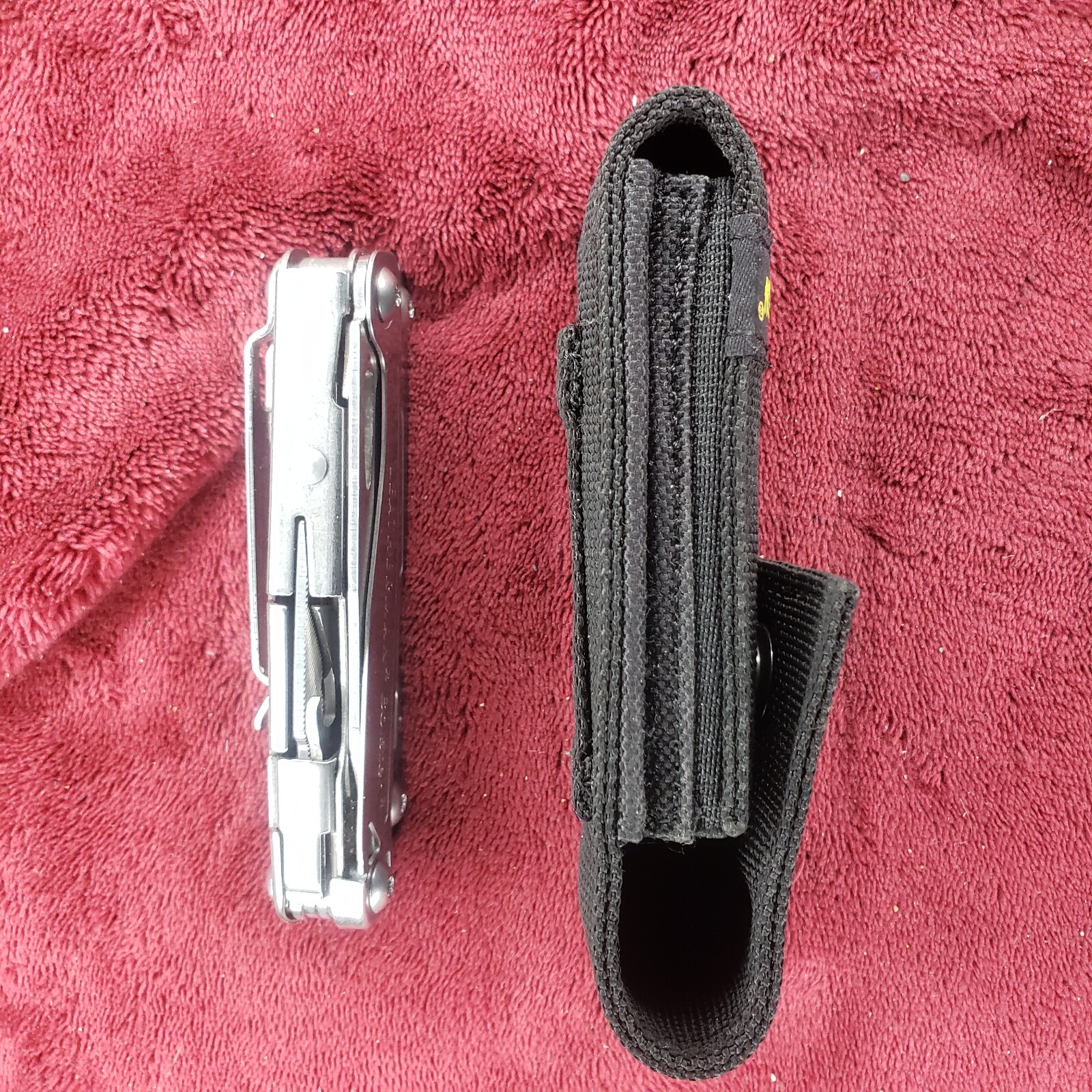 🔪 Leatherman Bolster Multi Tool with Sheath
