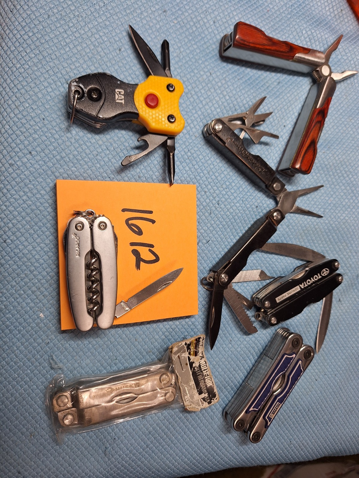 7 VINTAGE SM MULTI TOOLS Husky/Kobalt/Ricardo/ Eddie Bauer Camping Lot 1612