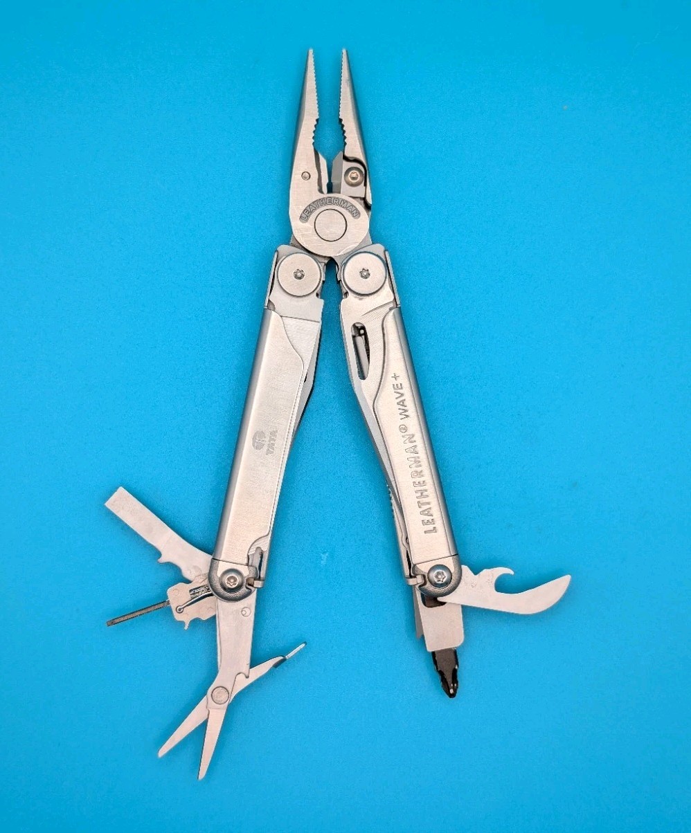 Leatherman Wave Plus + Multi-Tool! FAST SHIPPING! WITH SHEATH! * 2021 ORE & ASH*