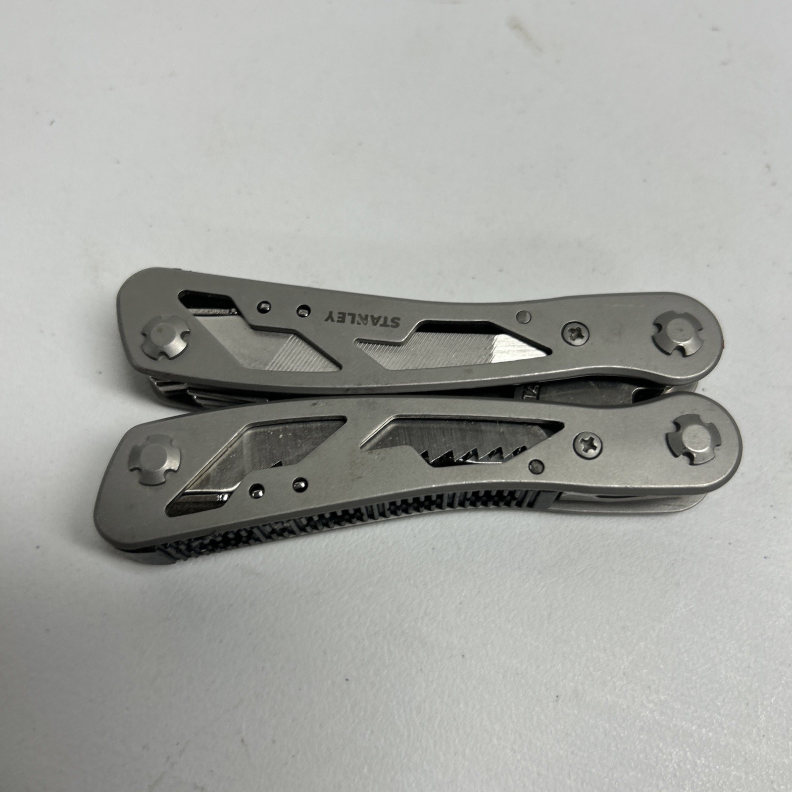 Stanley 12-in-1 Multi-Tool, Stainless, CR2