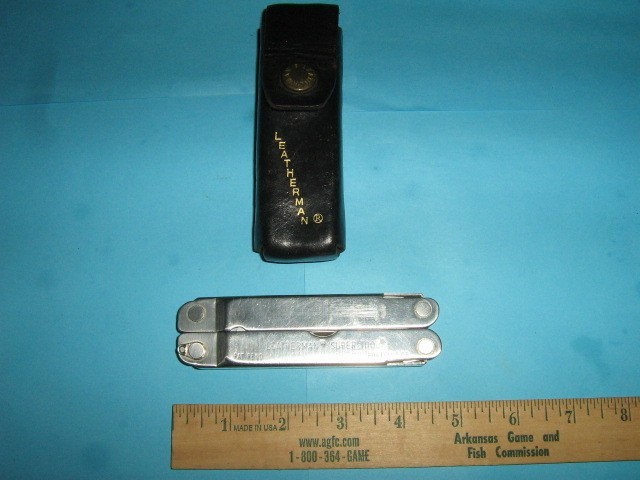 VINTAGE 1995 LEATHERMAN SUPER TOOL, USA, PAT PEND, 08,95-09,95, LEATHER SHEATH