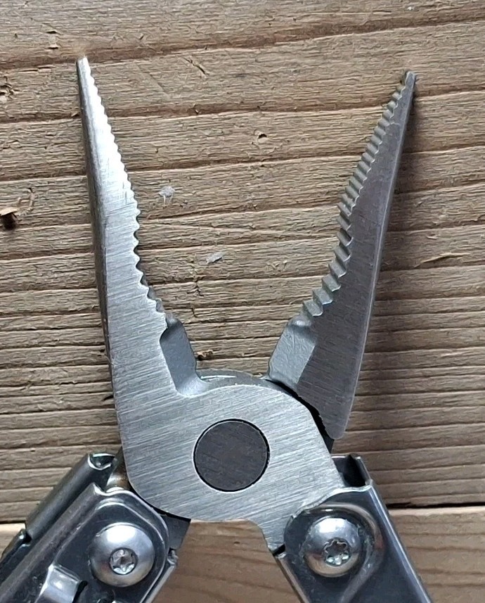 LEATHERMAN BOLSTER MULTI-TOOL EXCELLENT CONDITION SEE PICTURES FOR MORE DETAILS