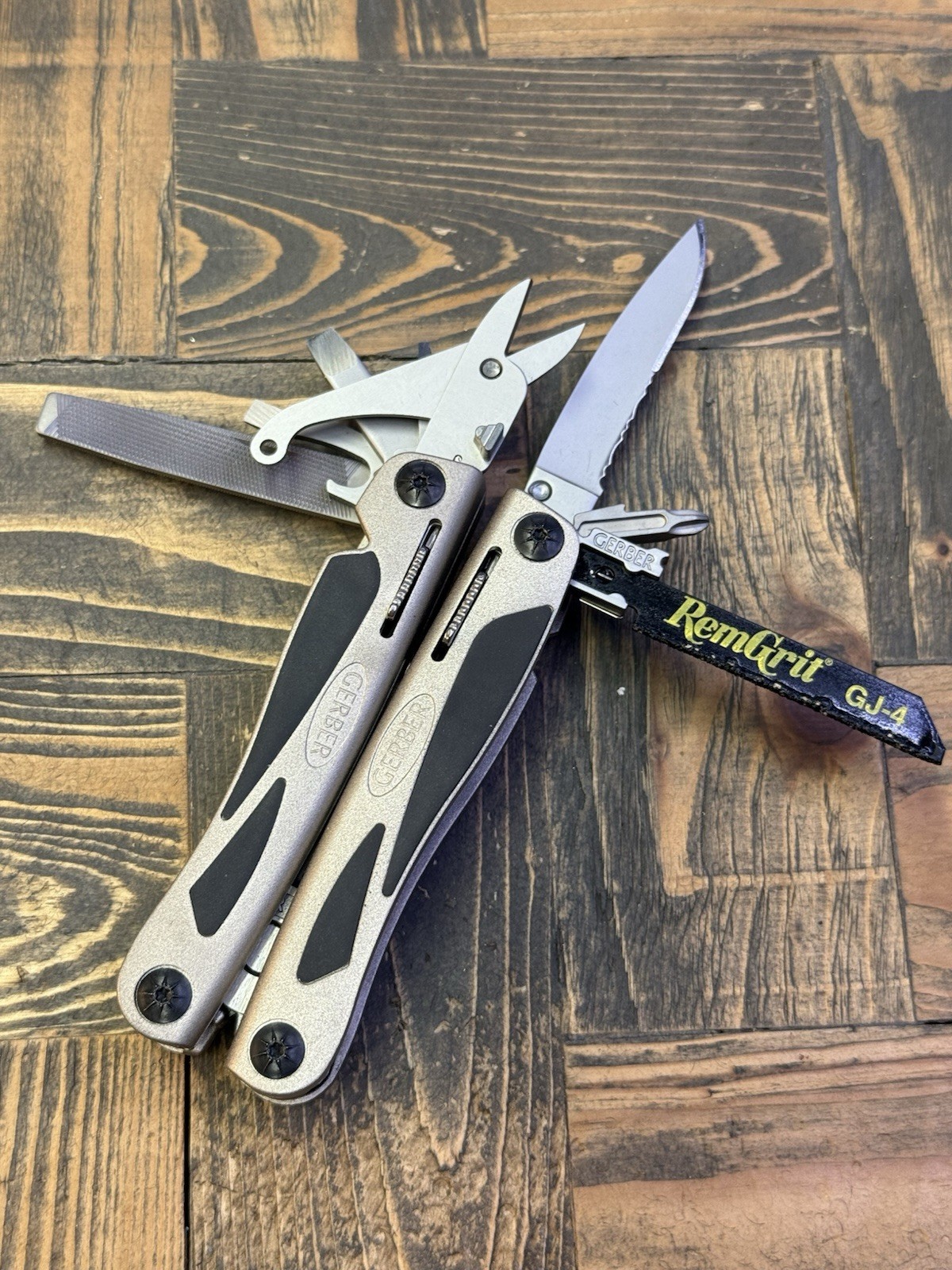 Gerber Multi Plier MP800 Legend Folding Multitool Knife Used w/ Sheath
