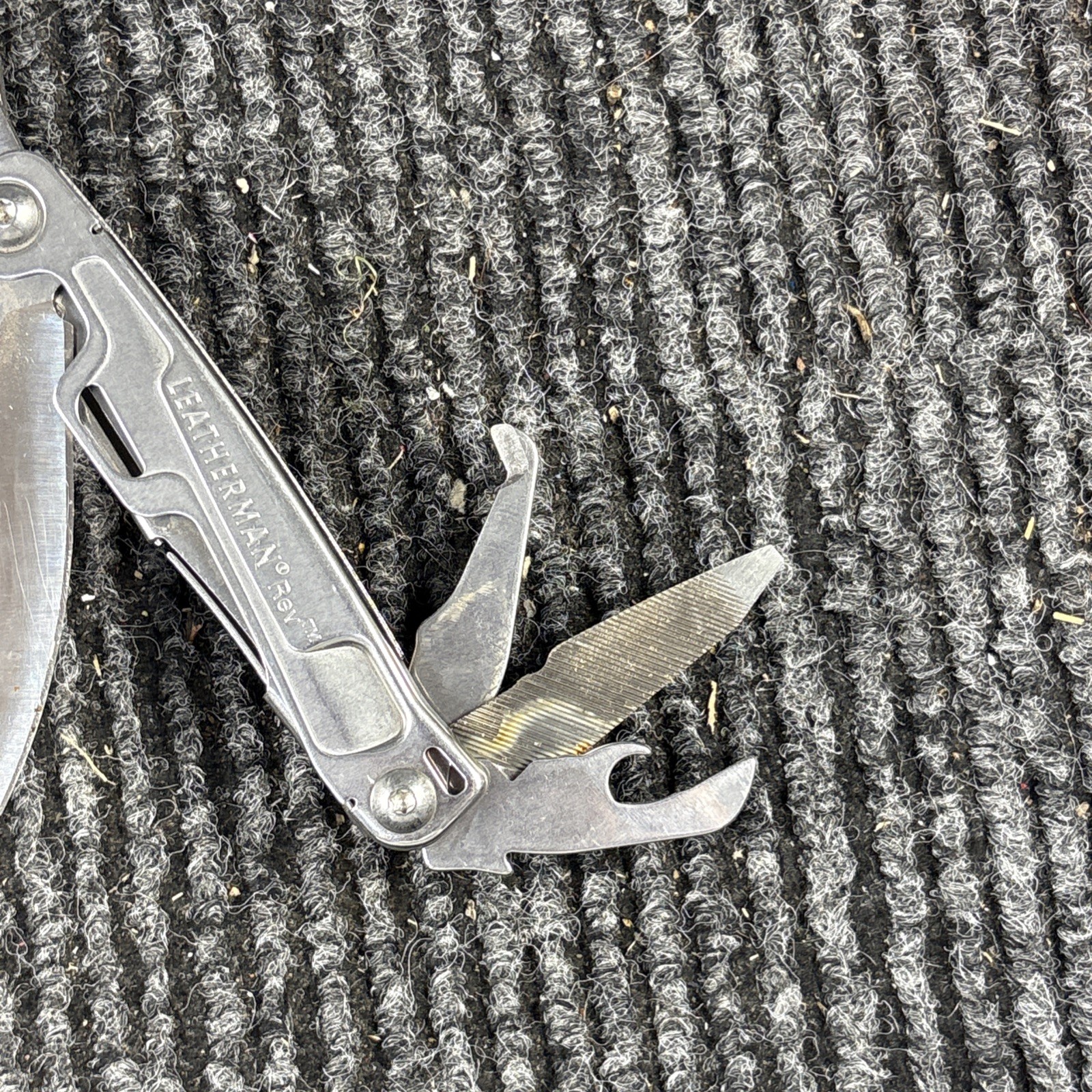 Leatherman Rev 3.8″ Multi-Tool, Stainless! USED (040)