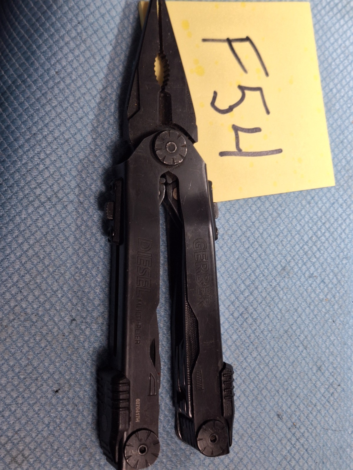 1 BLACK GERBER DIESEL Multi Tool LOC F54
