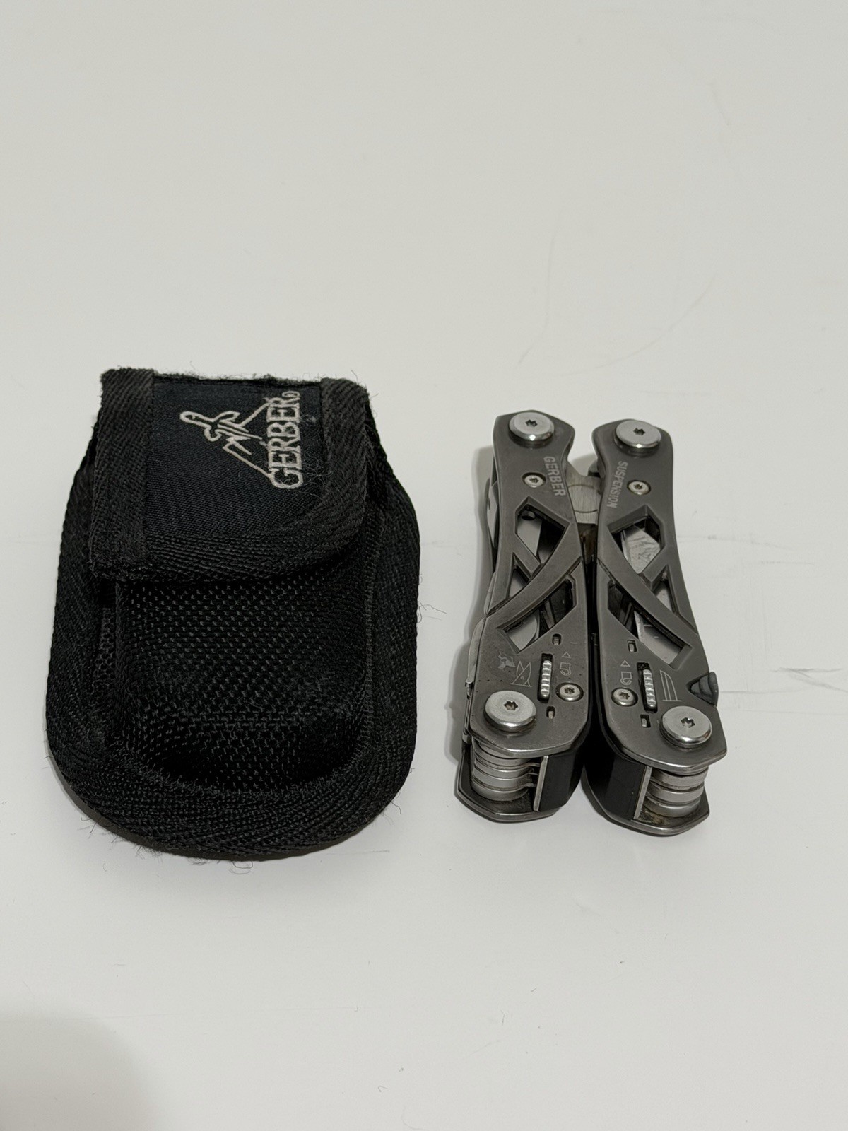 Gerber Knife Multi 9 Tool Blades On Suspension Folding Pliers With Nylon Pouch