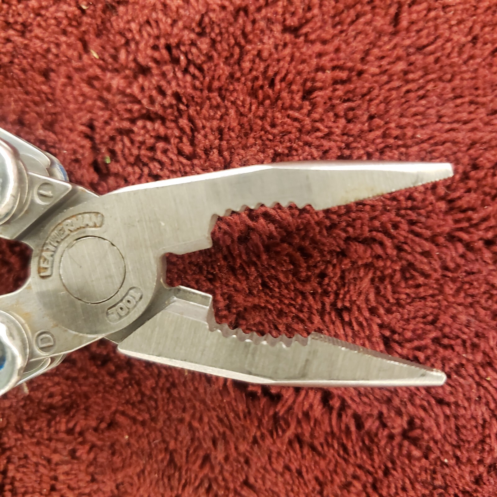 Leatherman Juice CS4 Multi-Tool Stainless Pliers Multi Tool read