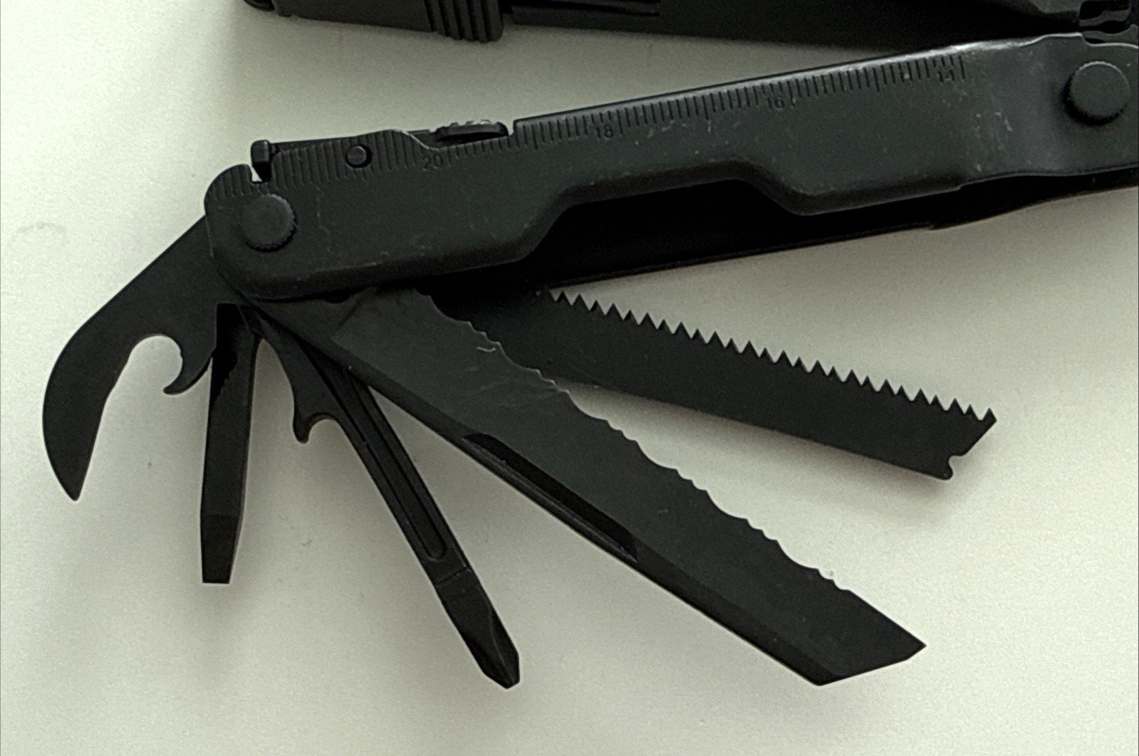Leatherman Super Tool 300 Multi-Tool Black USA