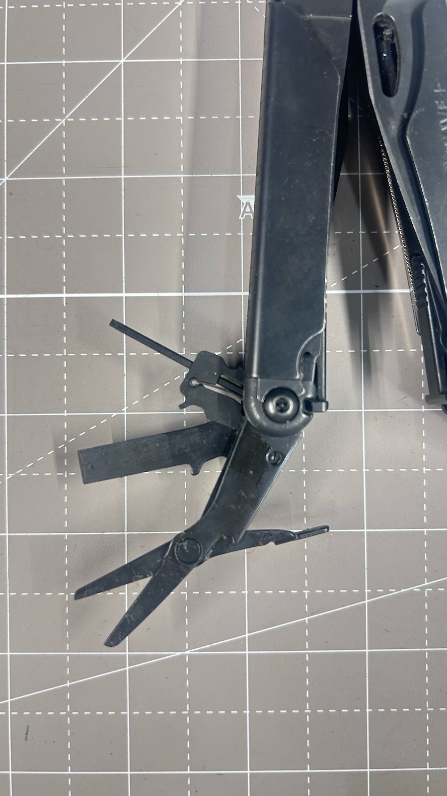 Leatherman Wave+ Plus Multi-Tool 18 Tools Included Black Oxide