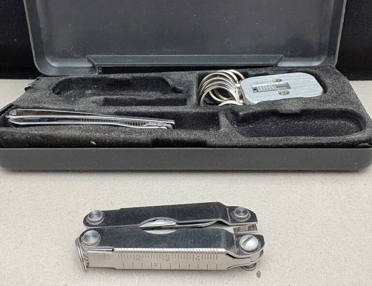 VTG Sheffield Multi-Function Tool Set Nail Clippers Key Chain Multi Tool
