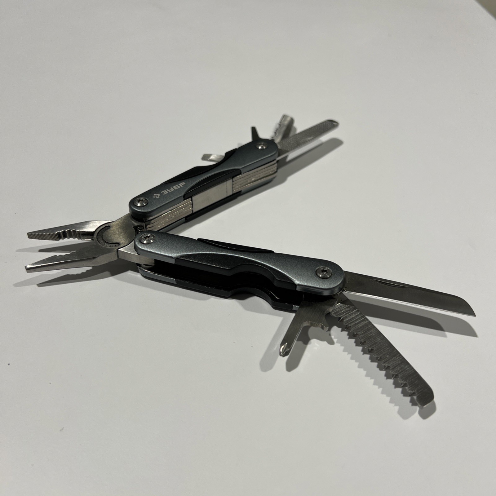 Zubra 3Y6P Multi-Tool 8-in-1 + Nylon Case Black Green EUC