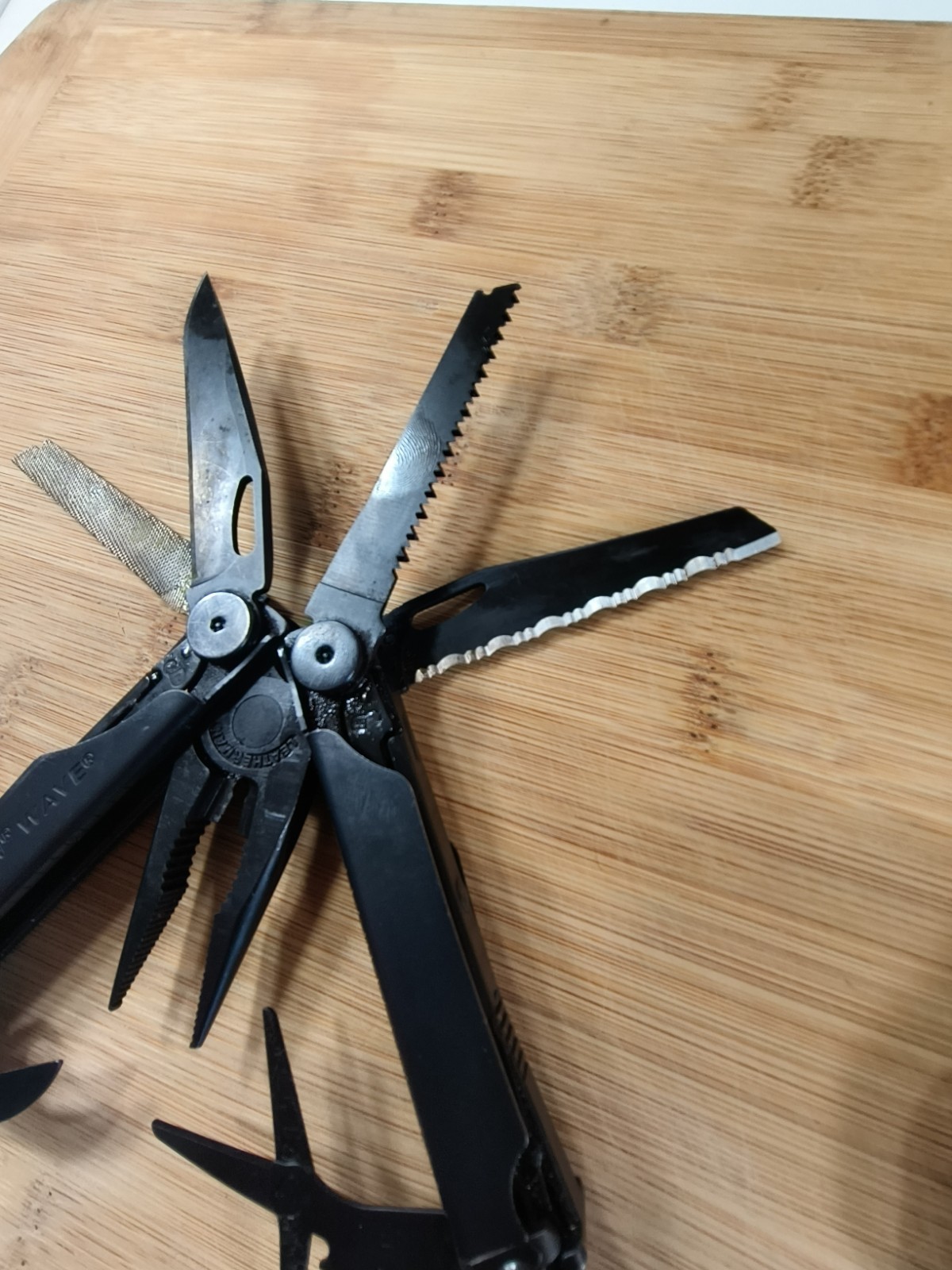 Leatherman Wave Black Oxide / Sheath/Leatherman Skeletool Cx Black Carbon Fiber