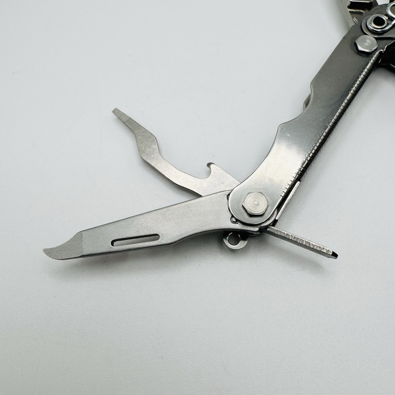 NOS SOG Crossgrip CG55-Compact-Multi-Tool-Discontinued-Pliers-Knife-File-Ruler